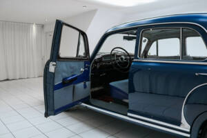 Bild 4/18 von Mercedes-Benz 220 SE (1958)