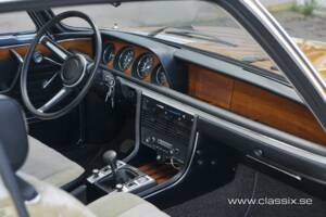 Image 12/32 of BMW 3.0 CS (1972)