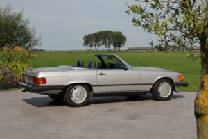 Image 3/50 de Mercedes-Benz 560 SL (1988)