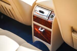 Bild 45/50 von Bentley Azure (2001)