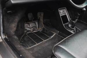 Image 29/50 de Porsche 911 Carrera 3.2 (1989)