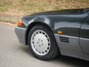 Immagine 7/47 di Mercedes-Benz 500 SL (1900)