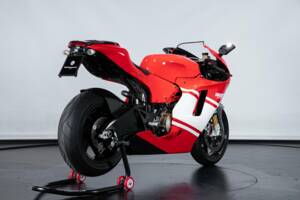 Image 4/50 of Ducati DUMMY (2007)