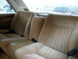 Image 41/44 of FIAT 130 Coupé (1972)