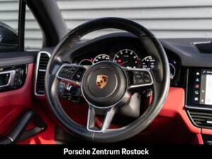 Obraz 7/29 pojazdu Porsche Cayenne E-Hybrid (2022)