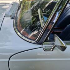 Image 44/100 of Mercedes-Benz 250 SL (1967)