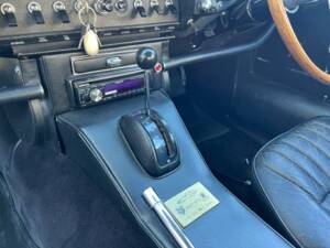 Bild 23/34 von Jaguar E-Type (2+2) (1966)