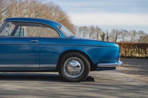 Image 39/45 of BMW 503 (1958)