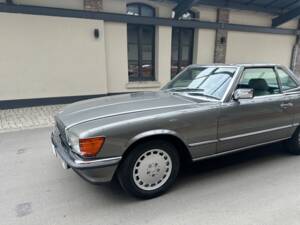 Afbeelding 13/40 van Mercedes-Benz 420 SL (1986)
