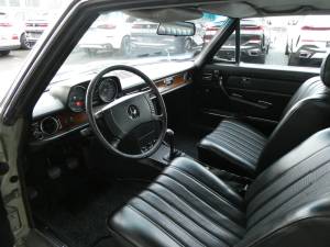 Image 8/28 de Mercedes-Benz 280 CE (1973)