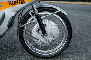 Bild 22/50 von Honda RC 173 (1966)