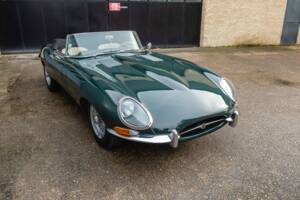 Image 15/48 de Jaguar Type E 4.2 (1965)