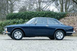 Image 20/50 of Alfa Romeo Giulia GT 1300 Junior (1971)