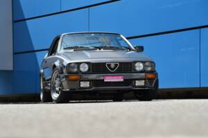 Bild 14/19 von Alfa Romeo GTV 6 2.5 (1986)