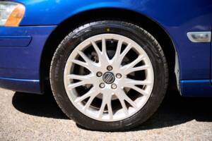 Image 28/50 of Volvo V 70 2.4 (2006)