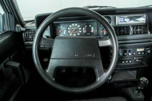 Immagine 8/50 di Volvo 240 GL (1990)