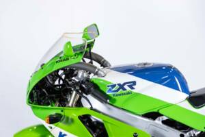 Image 18/40 of Kawasaki ZX-R 400 (1991)