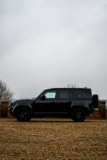 Image 13/50 de Land Rover Defender 110 V8 &quot;Bond Edition&quot; (2021)