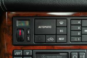 Immagine 42/50 di Mercedes-Benz SL 600 (1994)