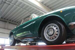 Bild 8/50 von Alfa Romeo Giulia 1300 GT Junior (1972)