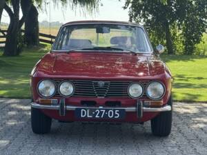 Afbeelding 3/8 van Alfa Romeo 2000 GTV (1971)