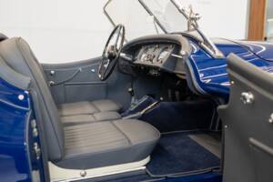 Immagine 55/62 di Jaguar XK 140 OTS (1954)