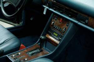 Image 45/50 of Mercedes-Benz 500 SEC (1982)