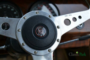 Image 17/35 of Jaguar 340 (1968)