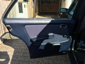 Bild 18/27 von Mercedes-Benz 230 E (1983)