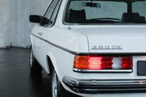 Image 8/36 of Mercedes-Benz 280 CE (1979)