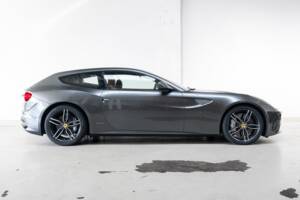 Image 4/47 of Ferrari FF (2015)