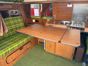 Image 91/100 of Volkswagen T2b Westfalia (1979)