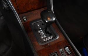 Bild 30/38 von Mercedes-Benz 500 E (1992)