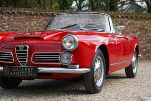 Image 35/50 of Alfa Romeo 2600 Spider (1962)