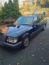 Bild 8/20 von Mercedes-Benz E 320 T (1995)