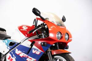 Immagine 24/45 di Honda VFR 400 R (1992)