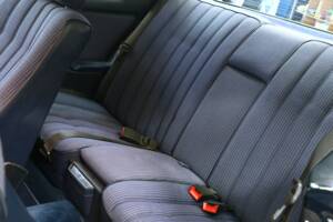 Bild 15/38 von Mercedes-Benz 230 CE (1984)