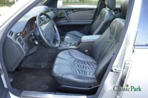 Image 9/50 de Mercedes-Benz E 50 AMG (1996)