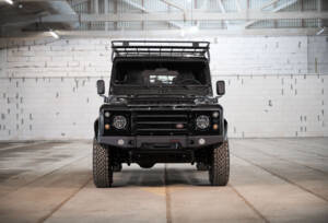 Image 3/35 of Land Rover Defender 110 (1992)