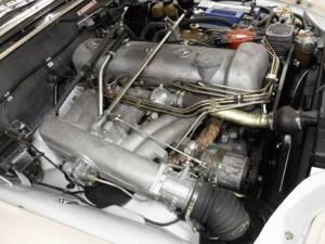 Image 16/50 of Mercedes-Benz 300 SE (1967)