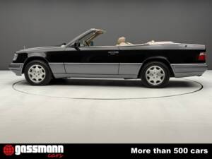 Imagen 9/15 de Mercedes-Benz E 320 (1995)