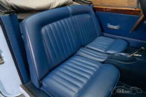 Image 16/19 de Jaguar XK 150 DHC (1960)