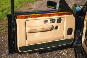 Imagen 47/50 de Rolls-Royce New Silver Dawn (1997)