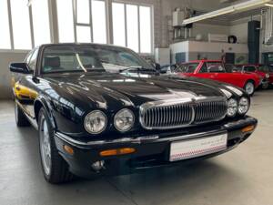 Image 29/50 of Jaguar XJ 8 Sovereign (2000)