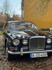 Image 3/51 of Jaguar 420 (1967)