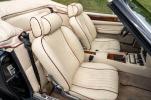Afbeelding 28/32 van Aston Martin V8 Vantage Volante (1988)