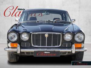 Image 4/24 de Jaguar XJ 6 4.2 (1969)
