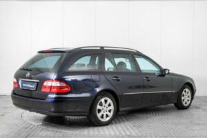 Bild 2/50 von Mercedes-Benz E 320 T 4MATIC (2004)