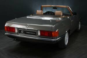 Image 2/50 de Mercedes-Benz 420 SL (1987)