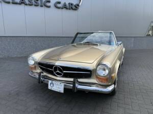 Image 5/49 of Mercedes-Benz 280 SL (1971)